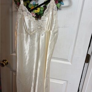 Oscar de la Renta Cream Satin Lace Chemise